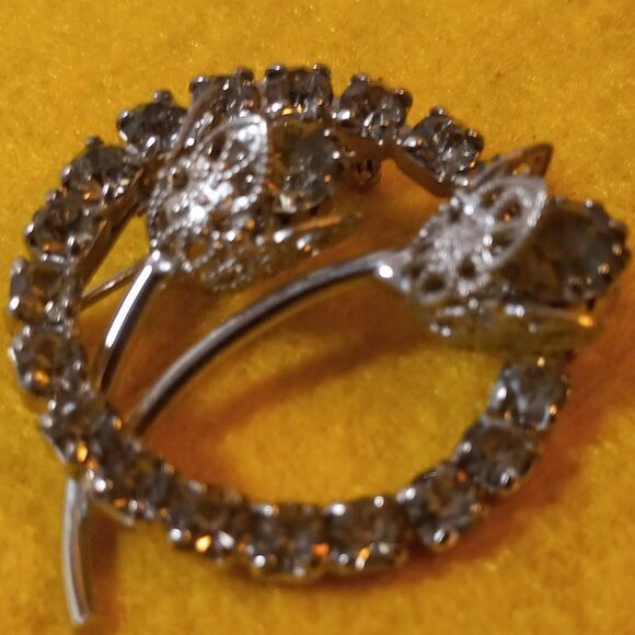 Vintage Floral Circle Rhinestone & Filigree Silver Tone Metal Brooch Cottagecore - Picture 1 of 4